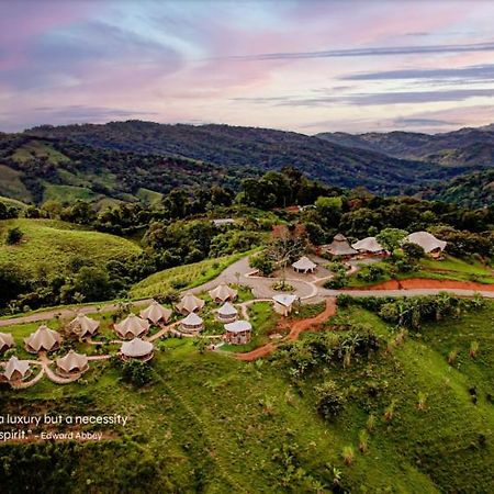Holos Retreat Center: The Entire Ridge Basecamp Baru Экстерьер фото