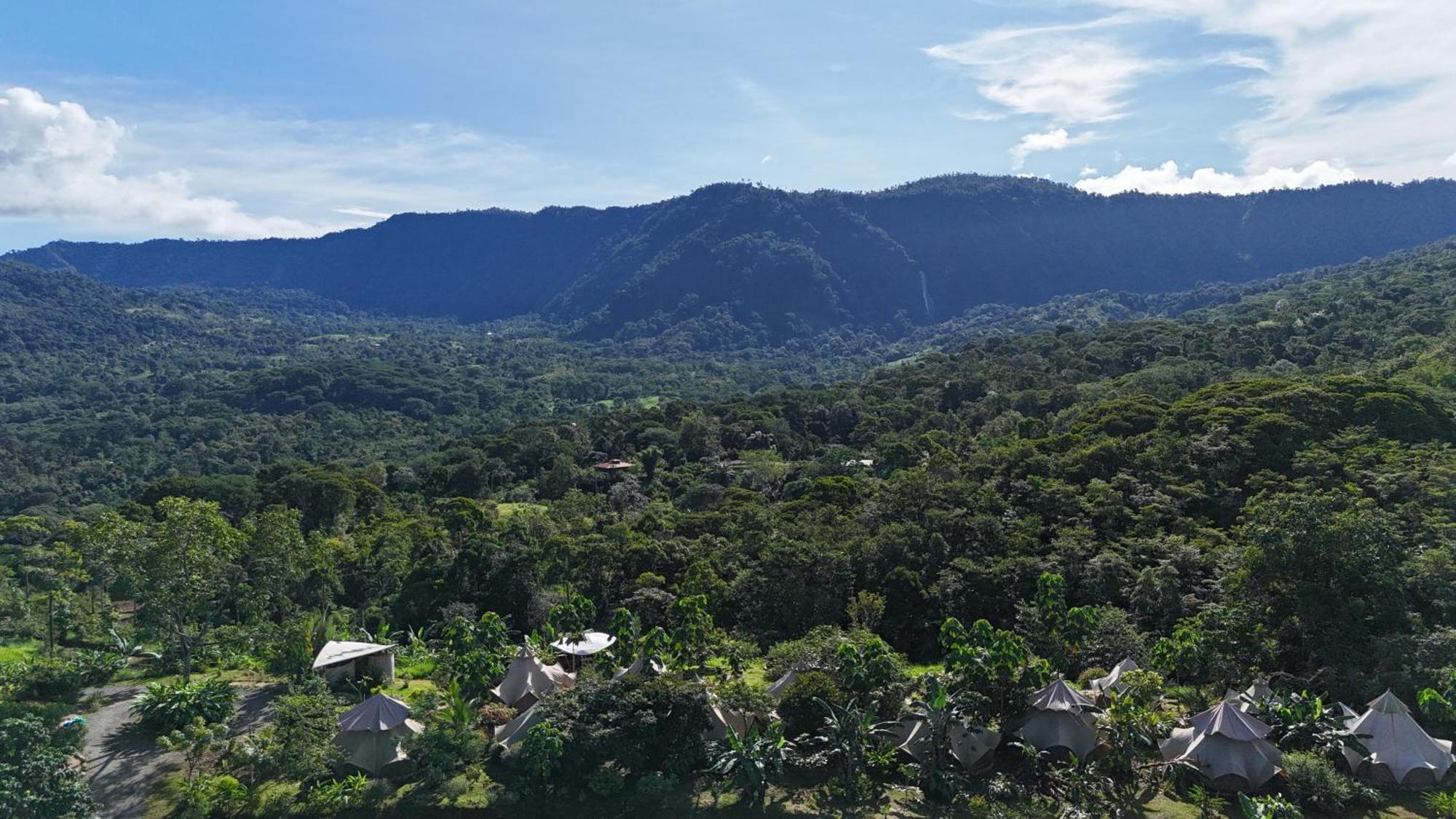 Holos Retreat Center: The Entire Ridge Basecamp Baru Экстерьер фото