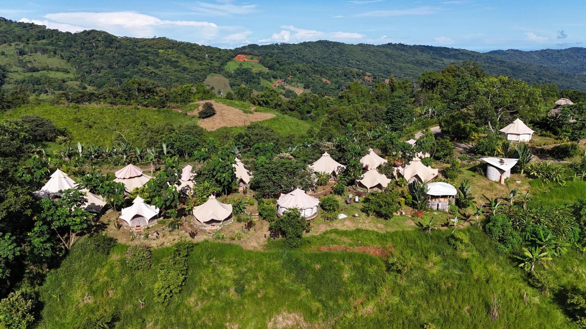 Holos Retreat Center: The Entire Ridge Basecamp Baru Экстерьер фото