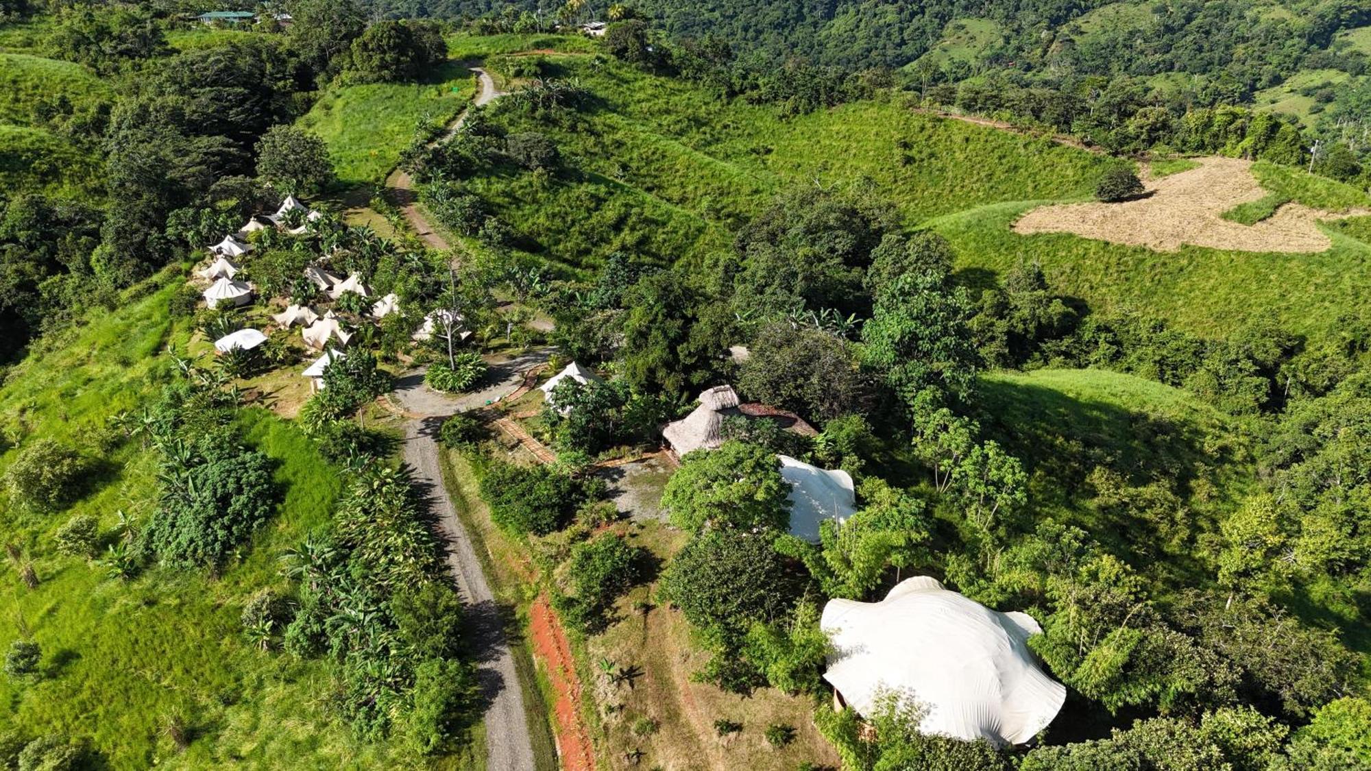 Holos Retreat Center: The Entire Ridge Basecamp Baru Экстерьер фото